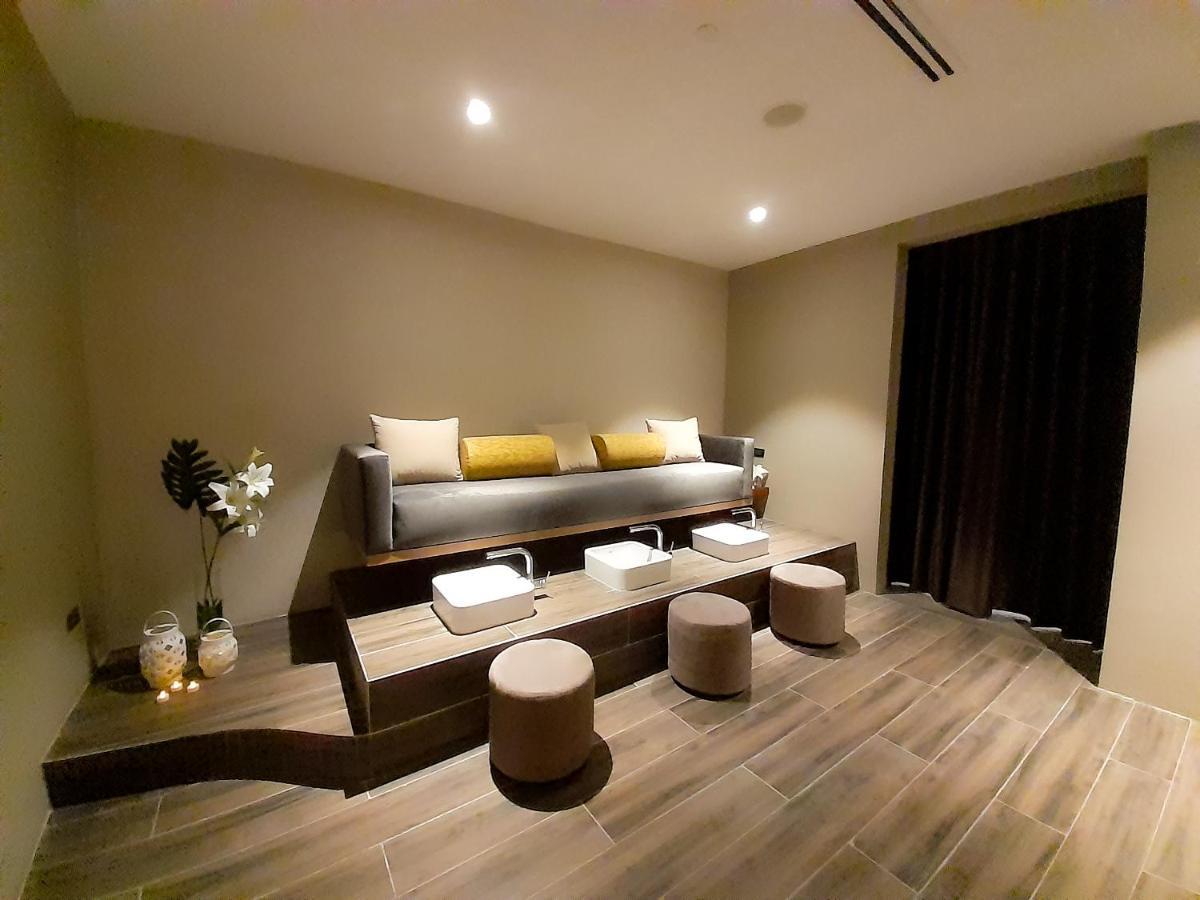 The Excelsior Hotel Las Piñas Exteriör bild
